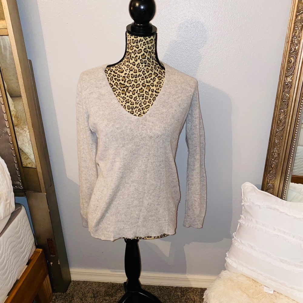 Theory sweater